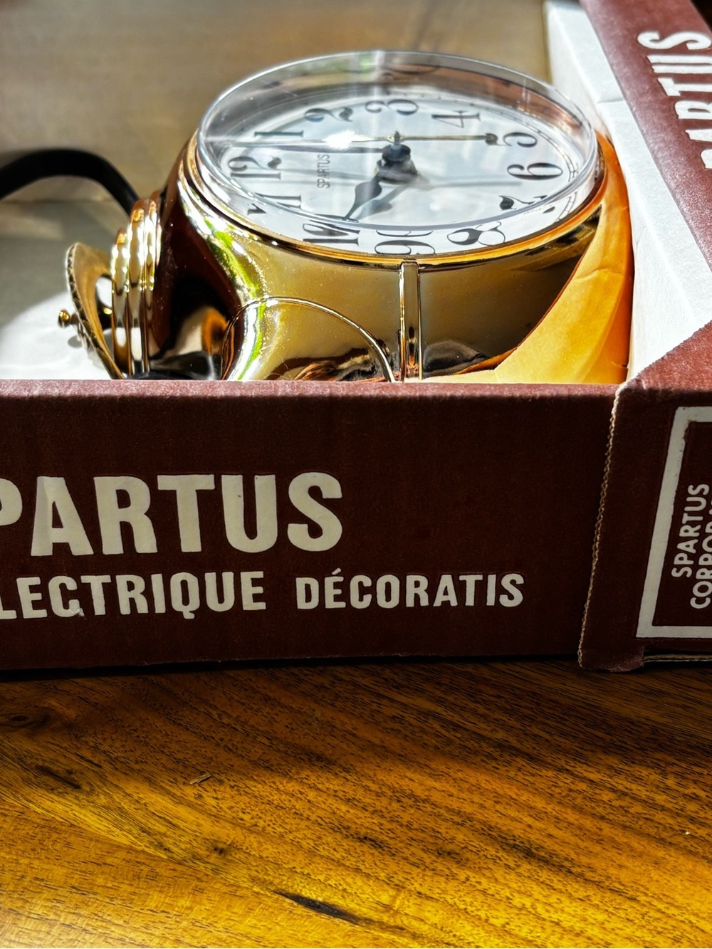 Spartus new old stock: vintage 70s copper-toned teakettle electric wall clock - Picture 9 of 11
